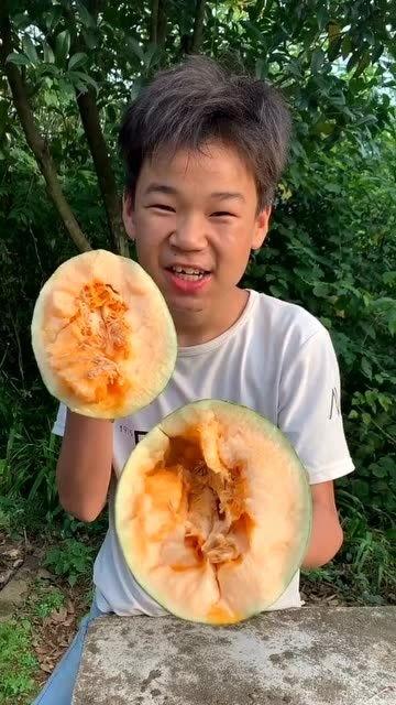 吃货吃大哈密瓜